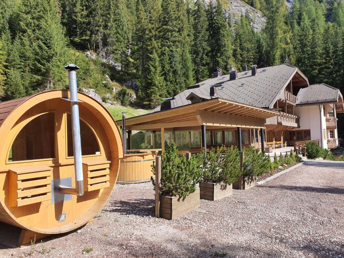 Hotel Villetta Maria Cottage Canazei Bagian luar foto