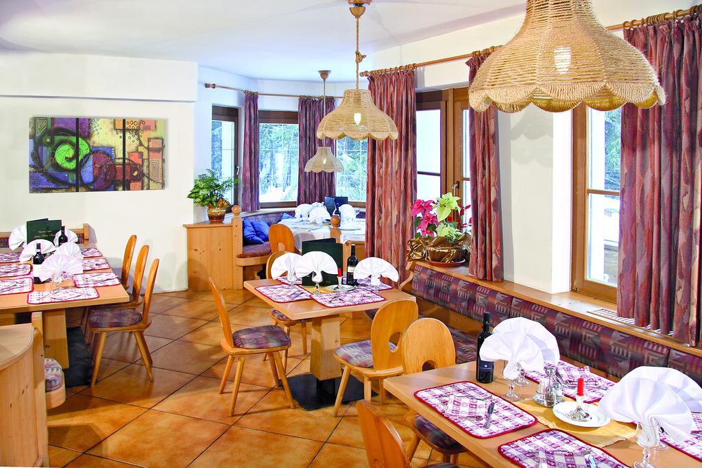 Hotel Villetta Maria Cottage Canazei Bagian luar foto