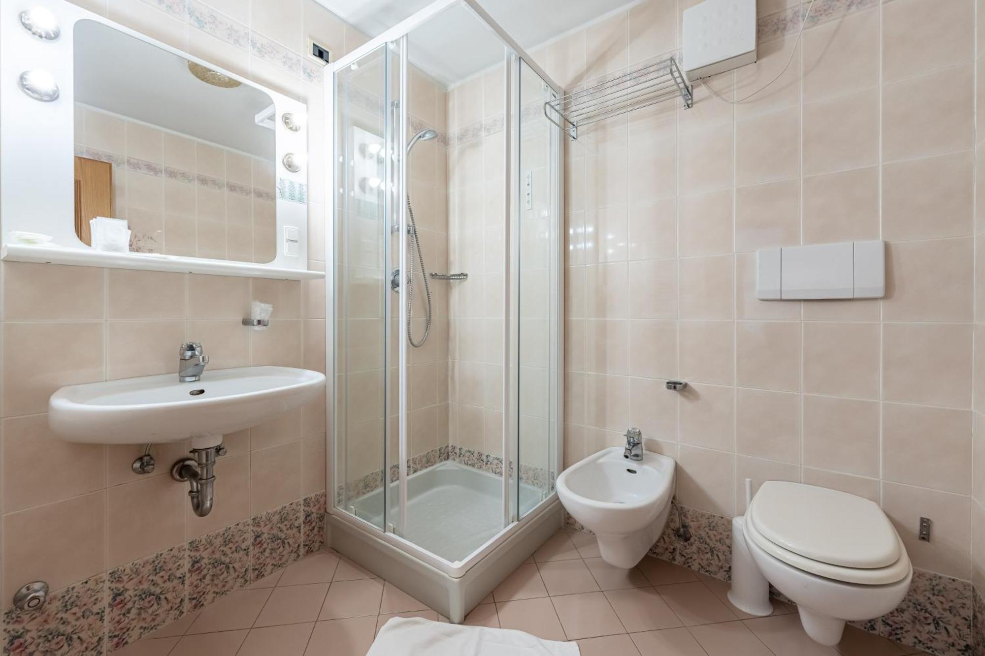 Hotel Villetta Maria Cottage Canazei Bagian luar foto
