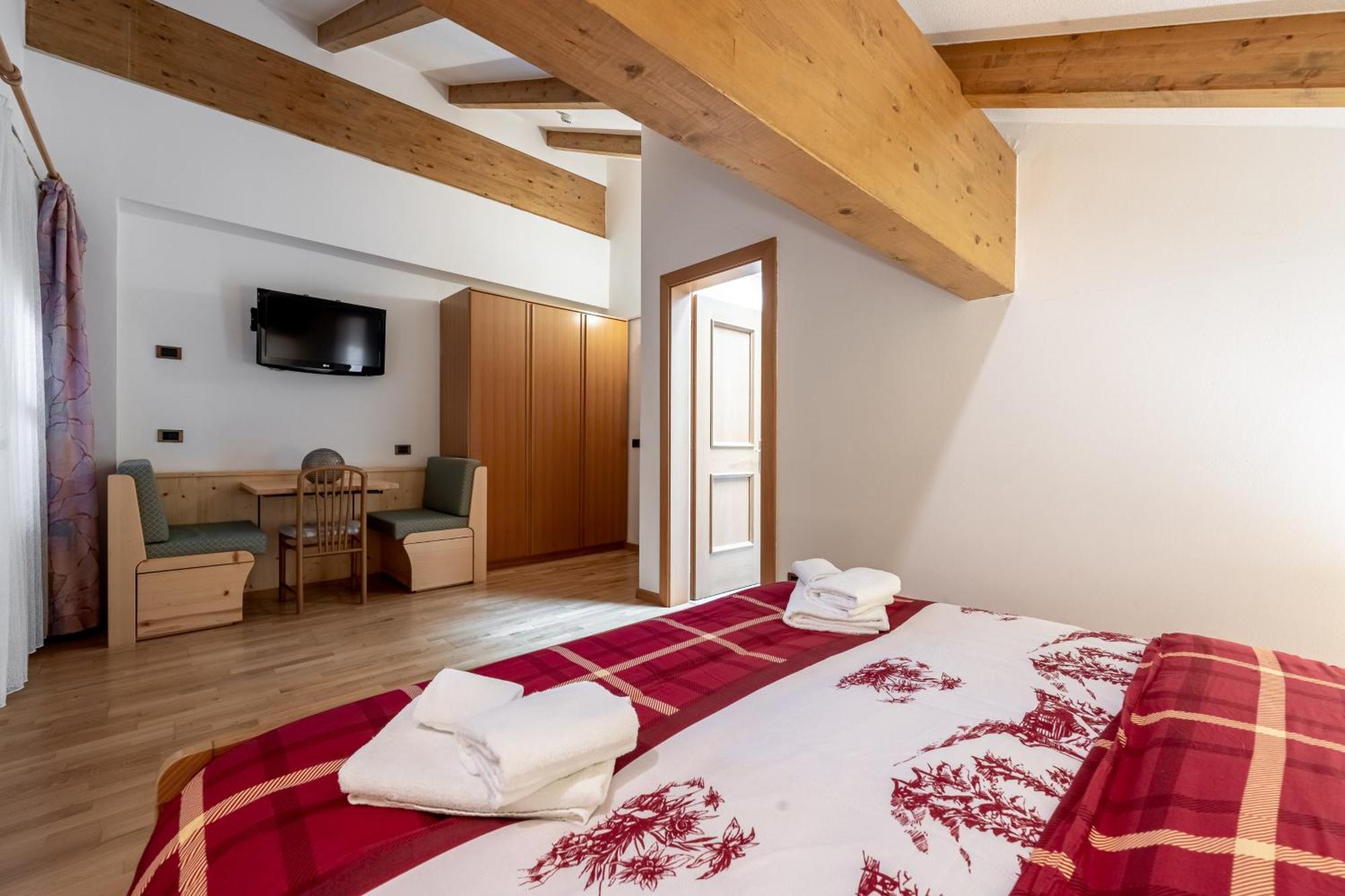 Hotel Villetta Maria Cottage Canazei Bagian luar foto