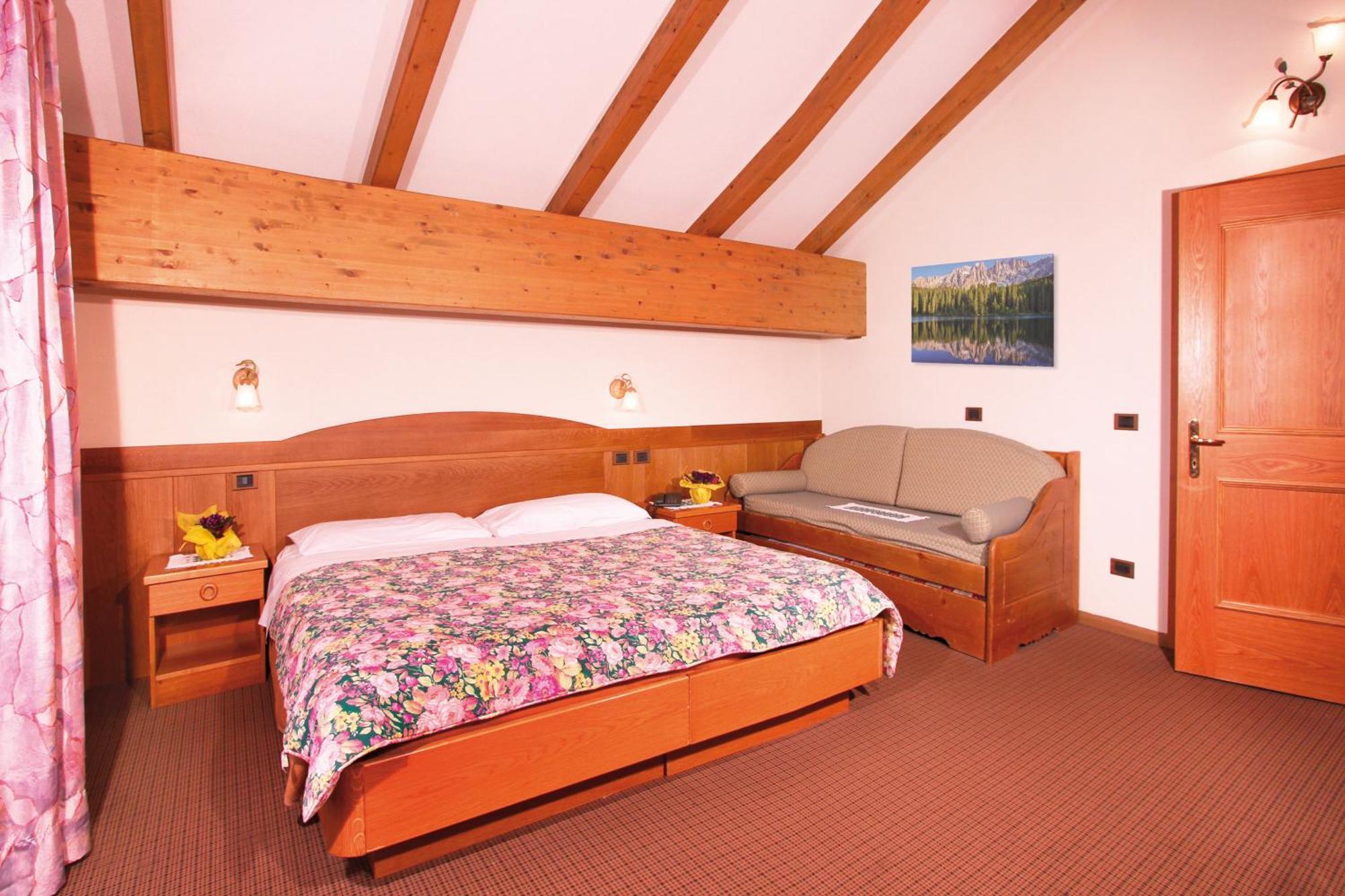 Hotel Villetta Maria Cottage Canazei Bagian luar foto