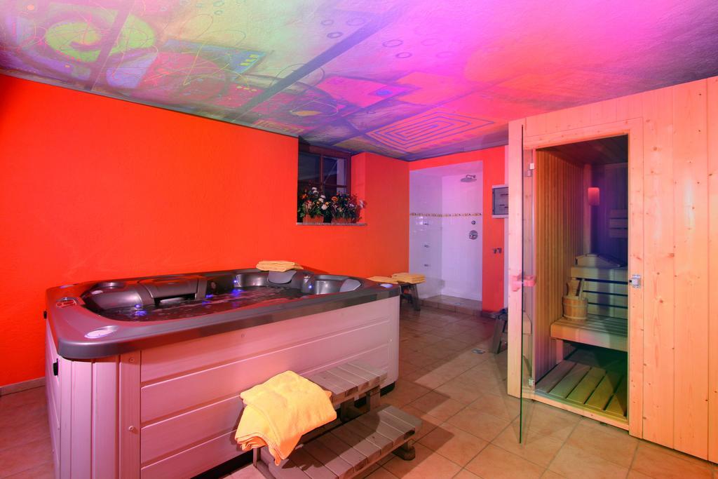 Hotel Villetta Maria Cottage Canazei Bagian luar foto